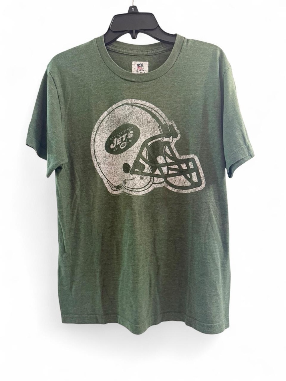 Men's Green Short Sleeve Graphic Jets Tee with Helmet Print - NFL